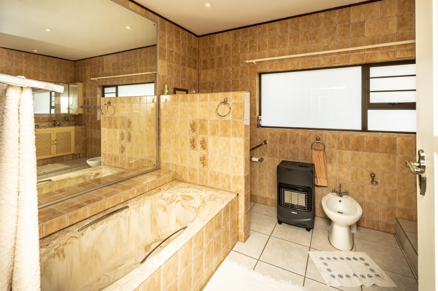 4 Bedroom Property for Sale in Cintsa East Eastern Cape